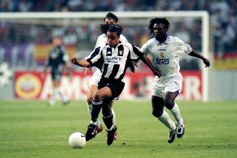 Edgard Davids (l) vs. Clarence Seedorf in de Champions League-finale van '98 tussen Juventus en Real Madrid (0-1). Beeld PROSHOTS