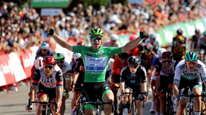 Fabio Jakobsen wint in 2021 de zestiende etappe van de Vuelta. Een etappe van 180 kilometer van Laredo naar Santa Cruz de Bezana.