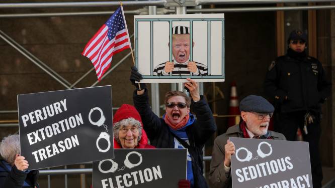 Politie in VS zet zich schrap vanwege mogelijke arrestatie Trump: ‘Veel geleerd van Capitoolbestorming’