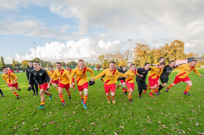 Schijf viert de periodetitel. Foto: Joris Knapen