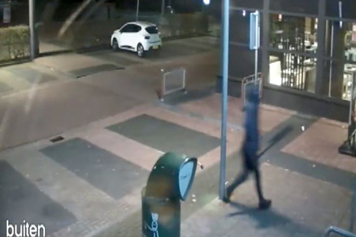 Twee gewapende overvallen op McDonald's in Breda en Etten-Leur door zelfde dader bij Bureau Brabant