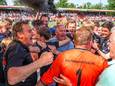Markelo is kampioen en promoveert naar de tweede klasse. De ervaren doelman Ruben 'Ollie' Olminkhof (op de rug gezien) speelde een belangrijke rol in de slotfase tegen Robur door het hoofd koel te houden.