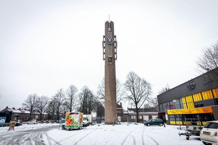 De toren van de voormalige H. Jozefkerk een jaar geleden.
