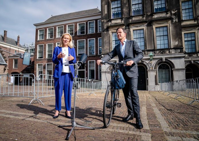 Sigrid Kaag (D66) en Mark Rutte (VVD) kregen eerder van informateur Mariëtte Hamer de opdracht om samen een stuk te schrijven dat de aanzet moet zijn tot een regeerakkoord.