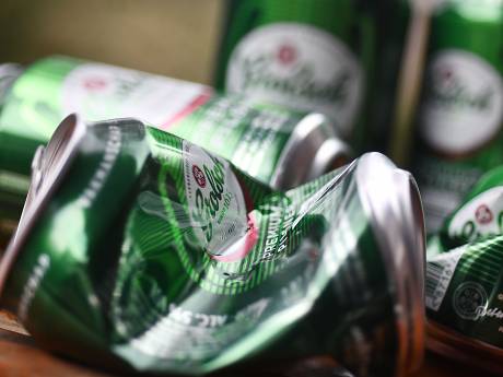 Kabinet woest: Heineken en Grolsch gaan nog weken door met blikjes zonder statiegeld