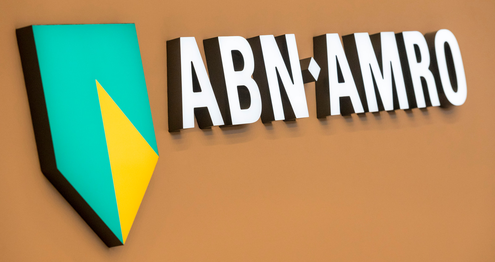 ABN AMRO geeft rekeningnummers per ongeluk twee keer uit | Foto | AD.nl