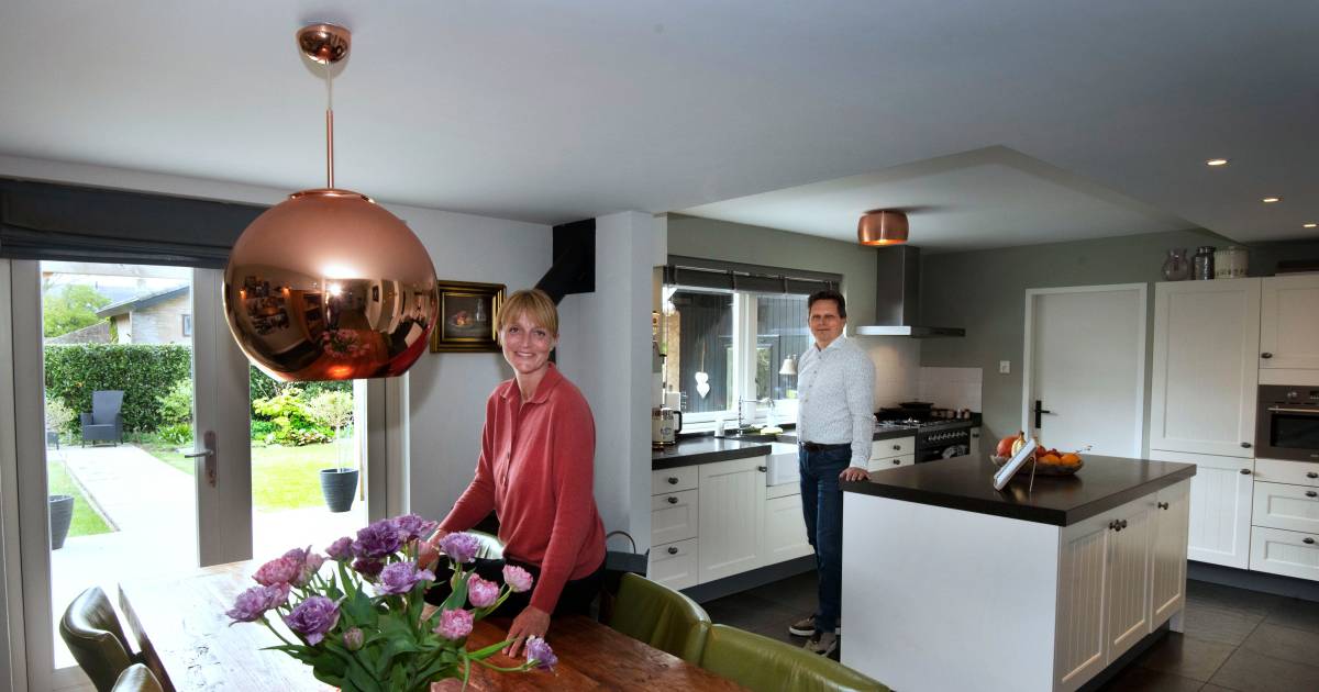 Anja en Erwin verlaten met pijn in het hart hun droomhuis: ‘Er zijn hier heel wat feestjes geweest’
