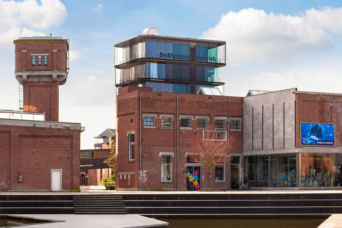 de-museumfabriek-enschede-krijgt-een-enorme-glazen-bak-waarin-je-zelfs