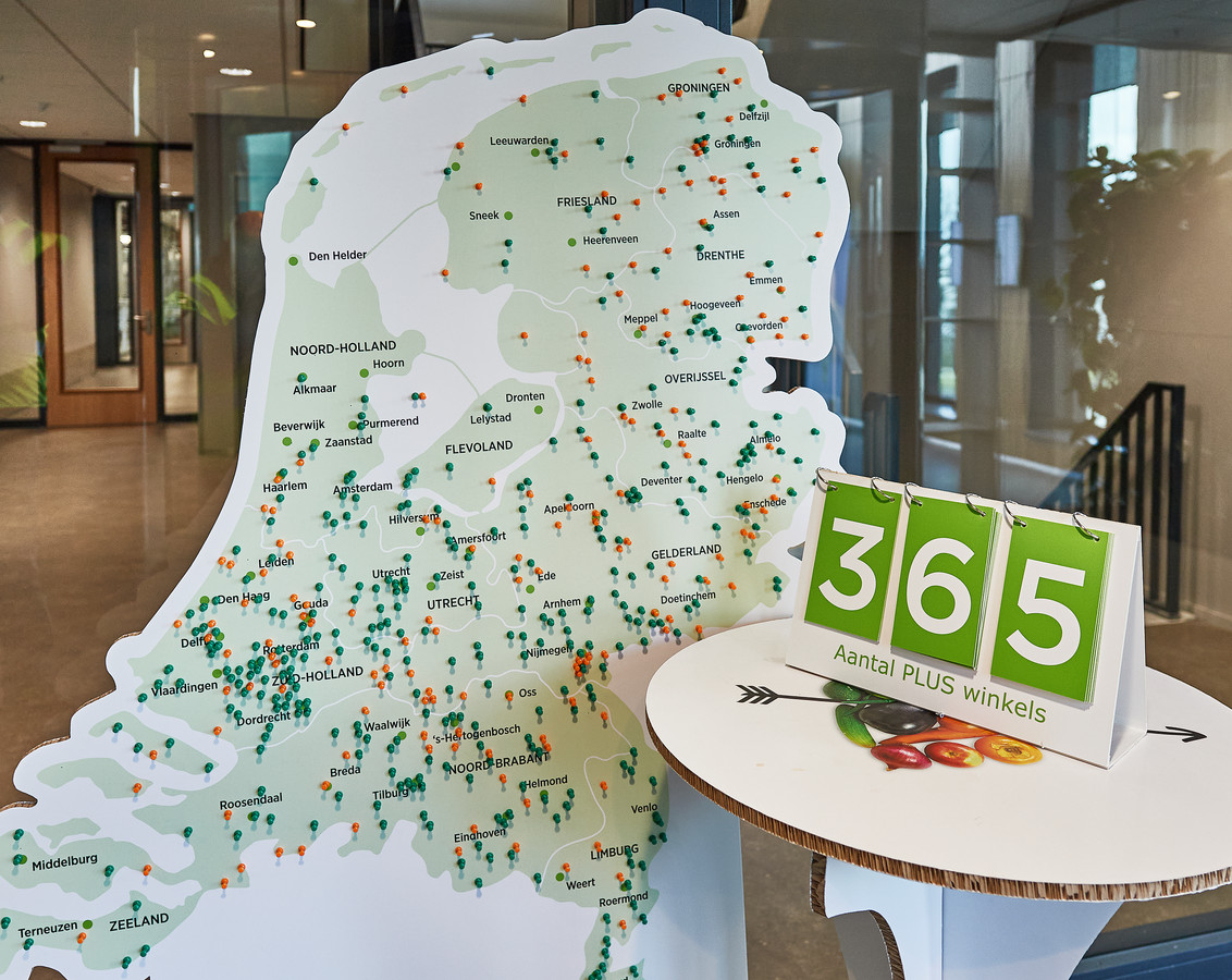 Amper handjes nodig in het nieuwe distributiecentrum van Plus in Oss Foto AD.nl