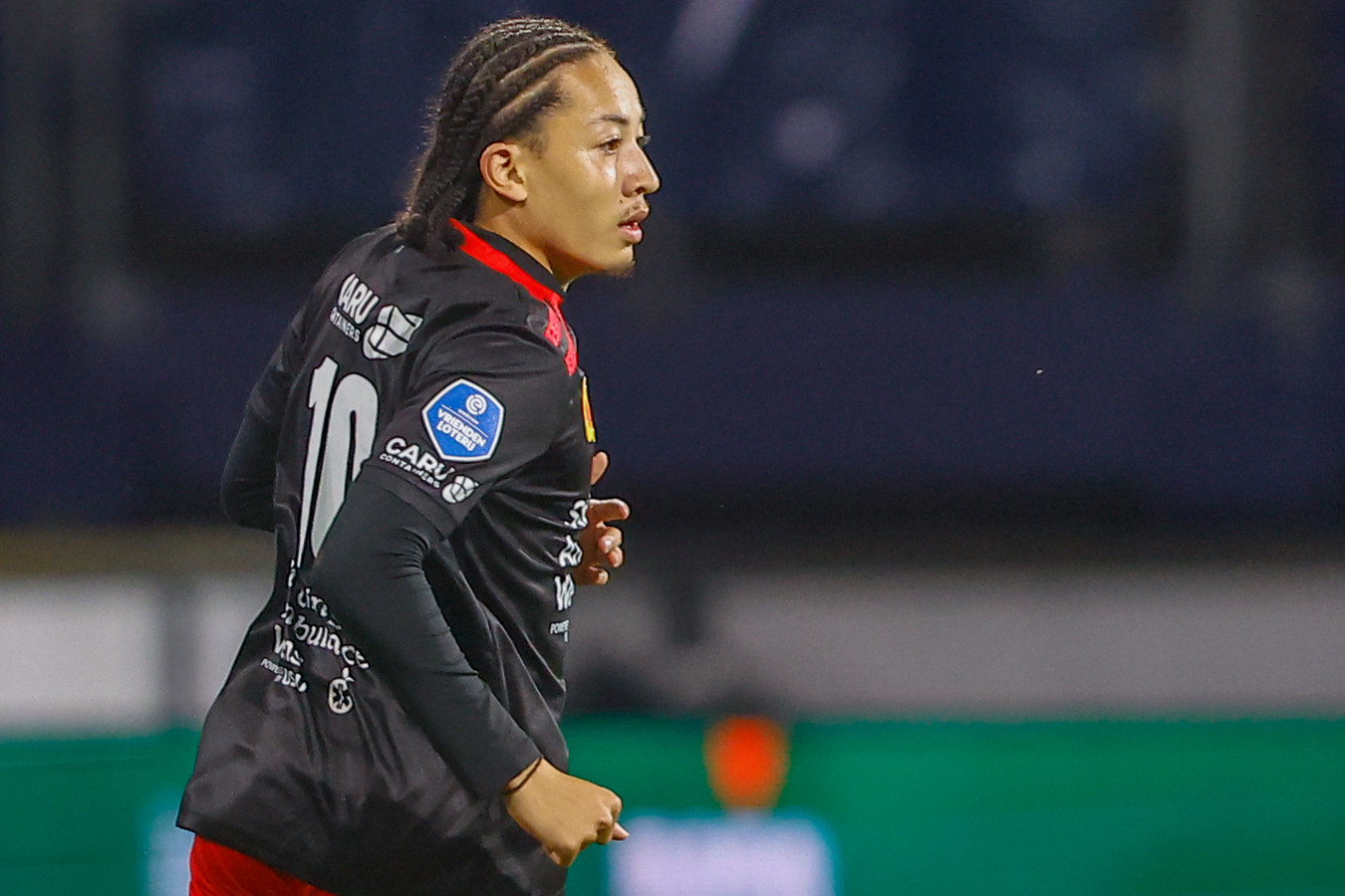 Ajaxhuurling FitzJim verbijt zich op de bank ‘Bij Excelsior worden