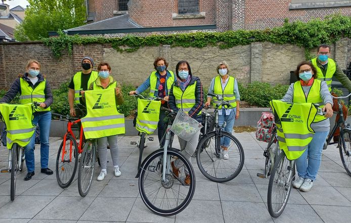 Enkele medewerkers van het lokaal bestuur van Zulte samen met burgemeester Simon Lagrange.