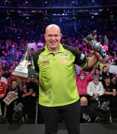 Ein-de-lijk weer een hoofdprijs voor Michael van Gerwen met eindzege Premier League Darts