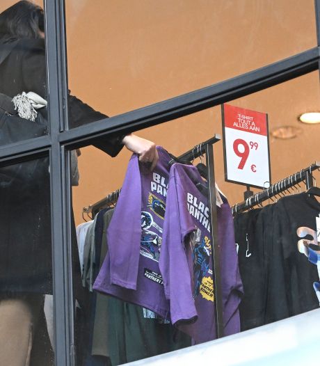 Elle se rend dans un magasin en Wallonie et achète un porte-cartes soldé... qui ne l’était pas vraiment: “C’est scandaleux” 