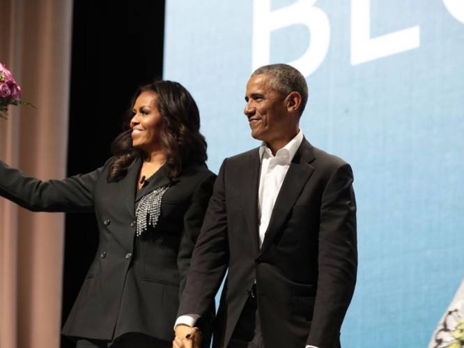 Barack Obama toont zijn romantische kant tijdens boektournee van Michelle