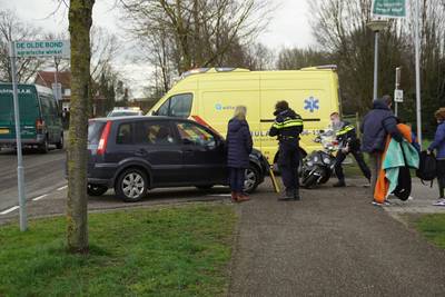 Scooterrijdster raakt gewond door aanrijding met auto in Silvolde