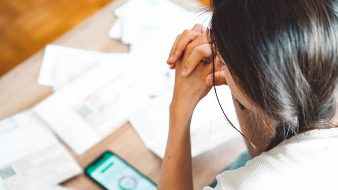 Emma schrok van haar studieschuld: 'Mensen zeggen: je had het toch zelf kunnen uitrekenen?’