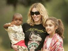 La fillette adoptée par Madonna a quitté le Malawi