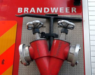 Tot twee keer toe auto van dezelfde inwoner Sint Willebrord in brand, vuur slaat over op woning