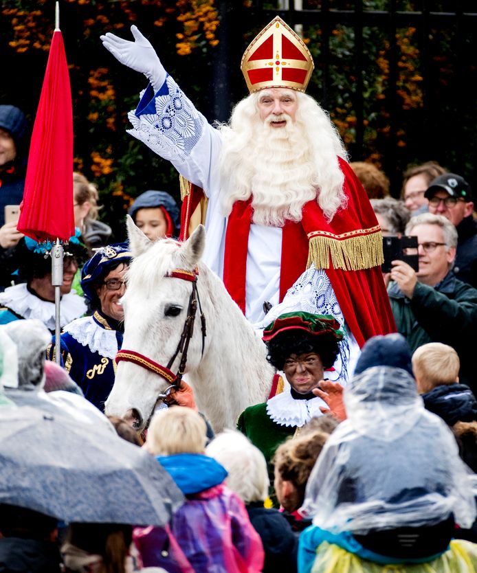 Archief: Sinterklaas arriveert in Dokkum.