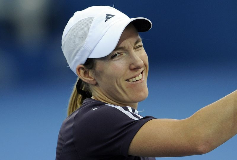 Justine jakobs. Justine Henin. Энен Арден. Жюстин Энен теннис. Жюстин Энен 2000.