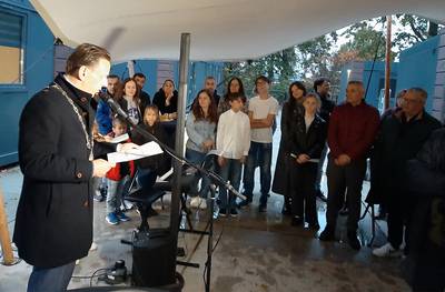 Opvangunits op Schulpterrein in gebruik genomen: ‘Als Oekraïne de oorlog wint gaan we weer terug’