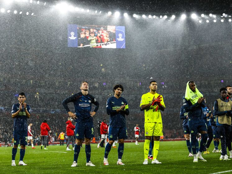 PSV is kansloos tegen Arsenal en krijgt er vier om de oren