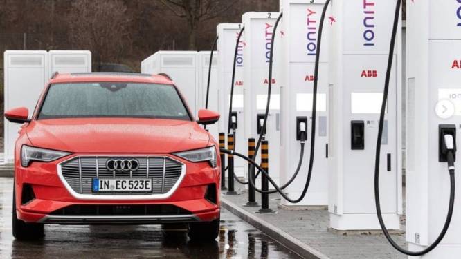 Snelladen elektrische auto’s gaat soms tergend langzaam