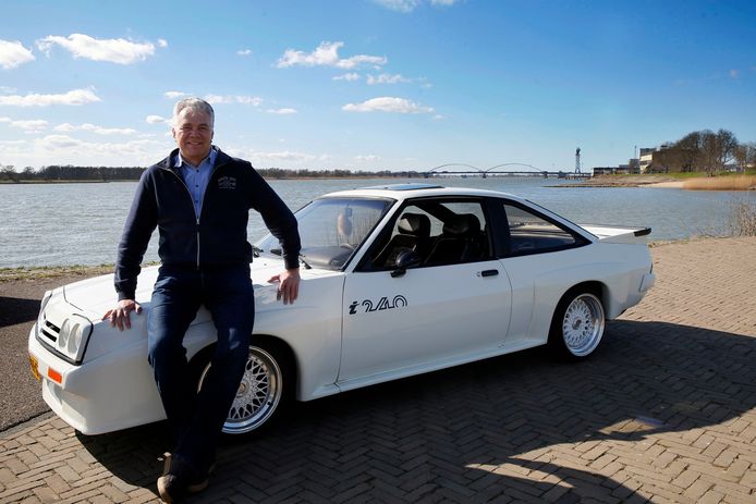 Wilfred van Dijk is gek op de Opel Manta, dit is al zijn derde exemplaar.