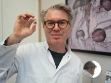 Axel maakt met de hand beschilderde kunstogen voor vuurwerkslachtoffers: ‘Het letsel is heftig’