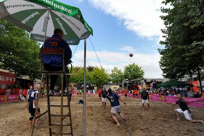 Beach Event viert in Riel de twintigste editie: 160 kuub zand op het Dorpsplein