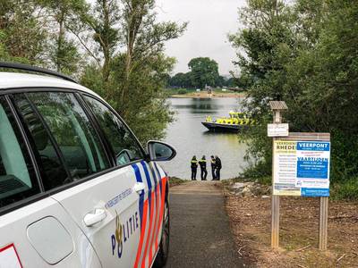 Dode gevonden in auto onder water bij Giesbeek