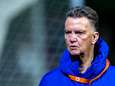 Louis van Gaal pakt direct alle grote thema’s bij de kop: ‘De voorkeur van spelers gaat deze week opzij’