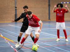 Feest bij ZVC Veenendaal: zaalvoetballers promoveren alsnog naar eredivisie na terugtrekken van Leekster Eagles