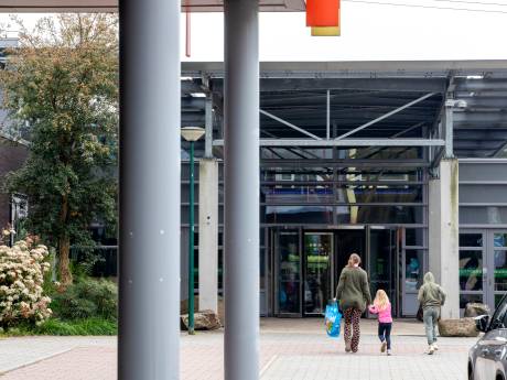 Meisje (10) dat in elkaar werd getrapt door twee mannen slaapt slecht en durft niet naar buiten: ‘Blij met alle steun’