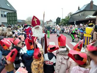 Sinterklaas komt met raket naar basisschool De Zonnebloem