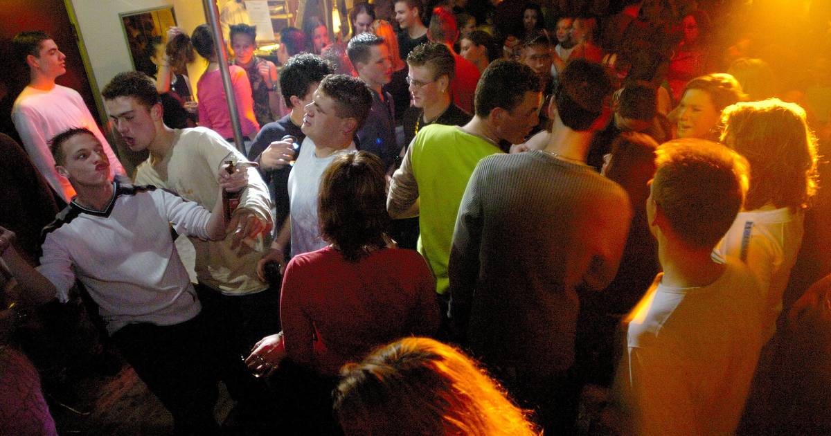 'Discobar De IJzeren Pot in Hooge Zwaluwe was dé place to be om te stappen'