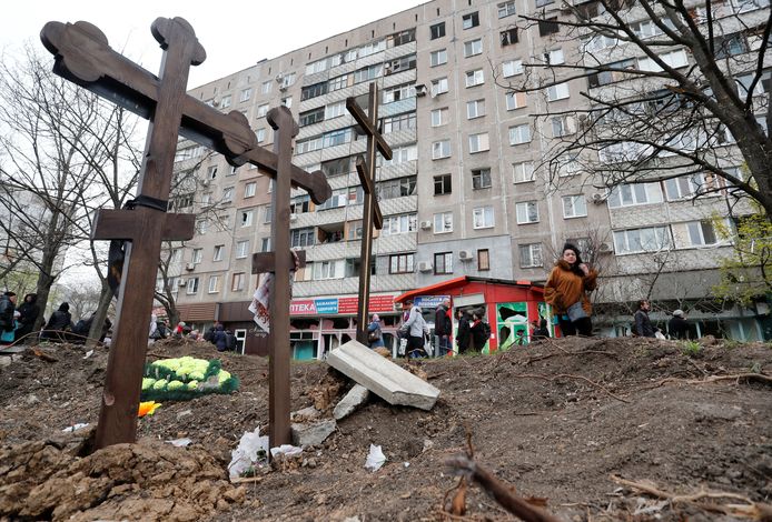 Graven van gesneuvelde burgers in Marioepol