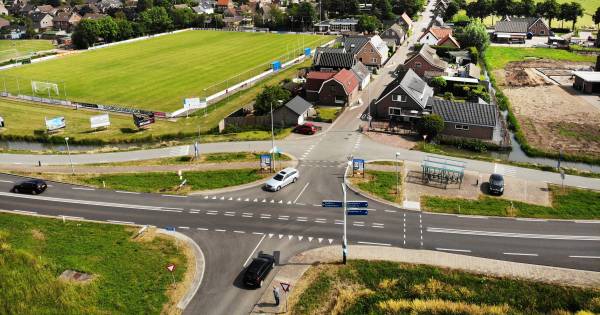 Een rotonde van 2,4 miljoen euro bij Hellouw waar niemand echt blij van wordt - De Gelderlander