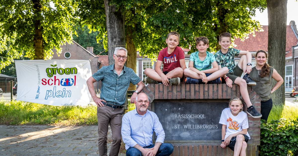 Kinderen verdienen geld voor een groener schoolplein in Riethoven