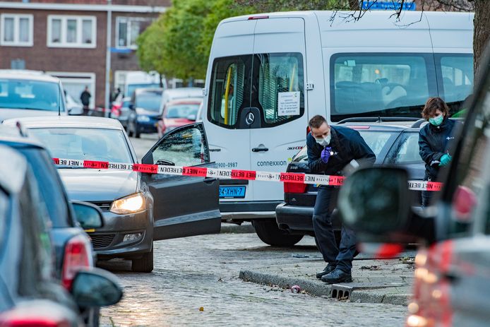 Recherche doet na de schietpartij in 2018 onderzoek in de Rietstraat in Utrecht.