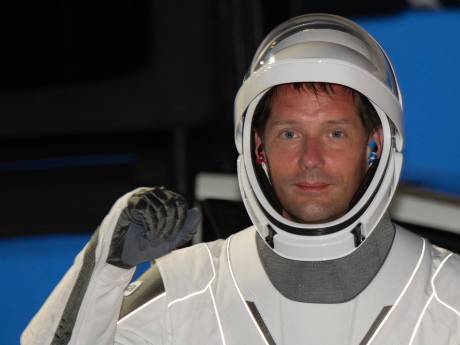 Le Français Thomas Pesquet s'est élancé dans le vide spatial