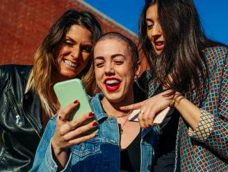 Hoe ziet de moderne etiquette eruit? Expert: "Stuur éérst een bericht: kan ik je bellen?”