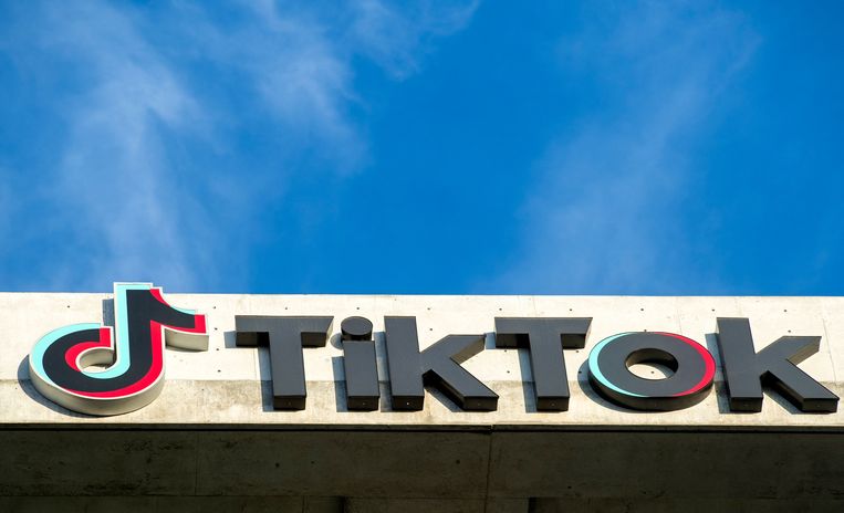 Het logo van TikTok op een gebouw in Californië. Beeld AFP