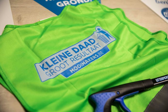De gemeente, de lokale Mooimakers en de plaatselijke school VOX pakken zelf het zwerfvuilprobleem aan De Koel aan