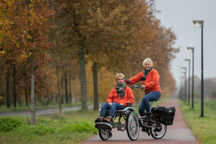 Veldhoven Marjanne Smits en Monique Hageman hebben stichting de Wensfiets opgezet. De Wensfiets brengt (pre-)terminaal zieke mensen nog één keer naar hun favoriete plek.