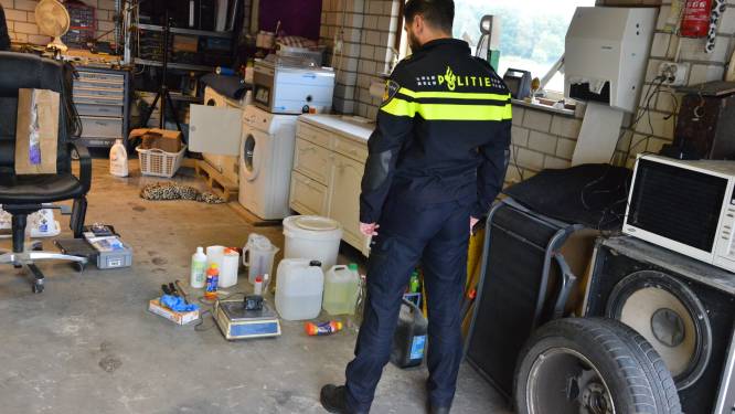 Drugslab gevonden in pand St. Willebrord, hond in beslag genomen