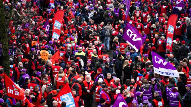 Nieuwe onderhandelingen cao streekvervoer, stakingen opgeschort