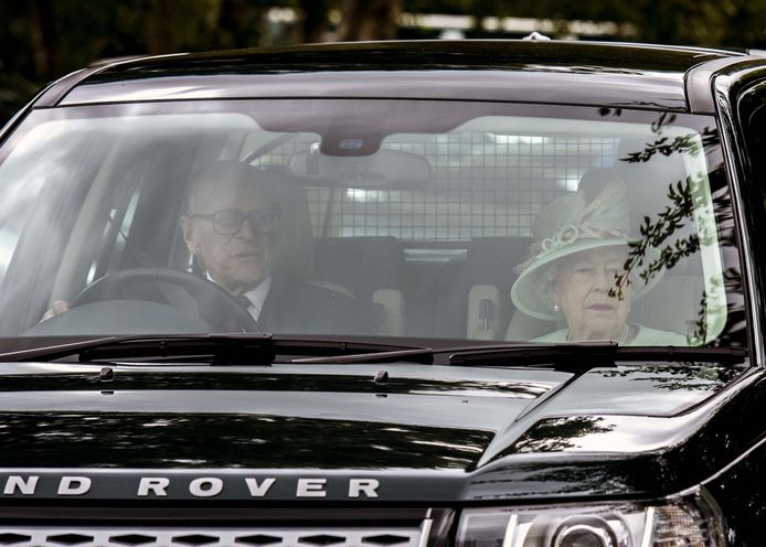 Prins Philip is dol op Range Rovers (archiefbeeld)