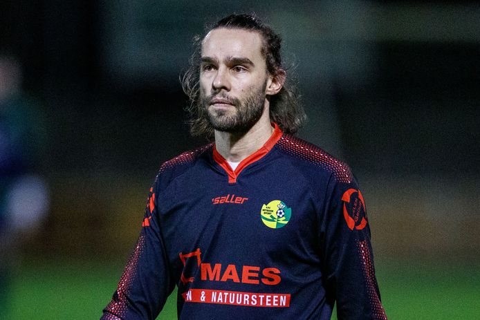 Aanvaller Ratko Vansimpsen speelde zaterdagavond zijn eerste competitiewedstrijd voor Witgoor.