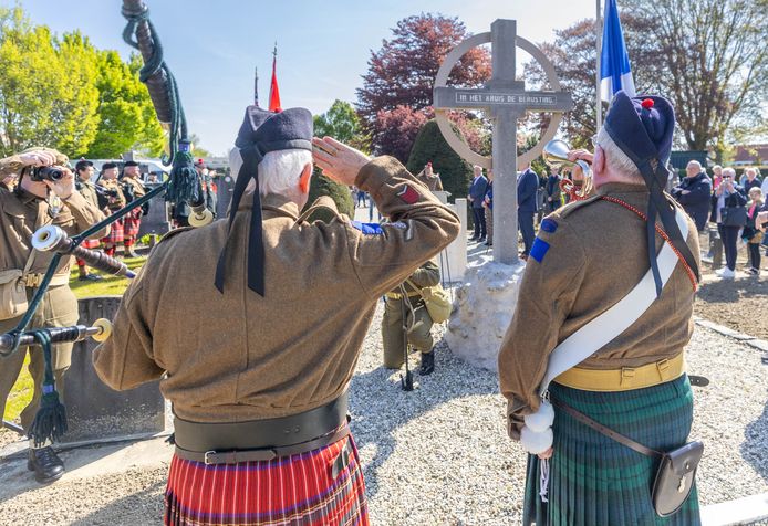 Gemist? Canadezen beginnen tocht door Nederland in Lewedorp: ‘Dit is ...